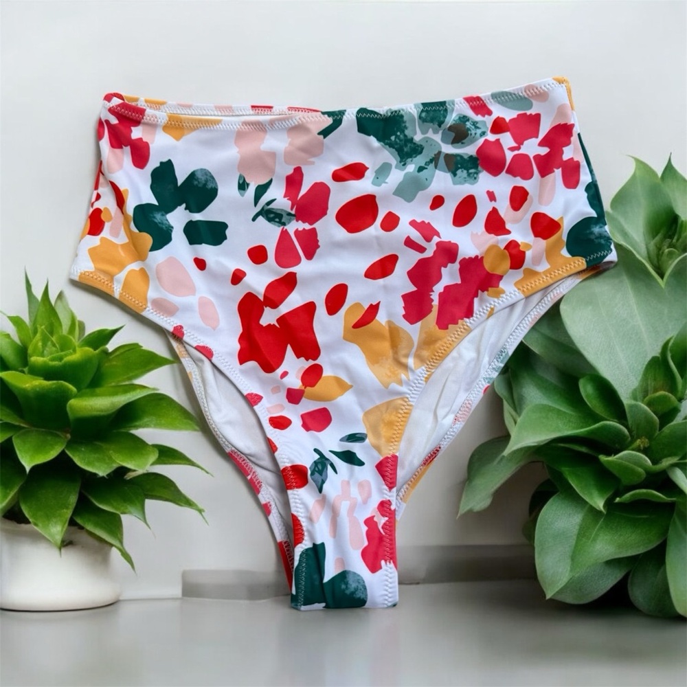 Live Life on the Beach NWT High Waisted Bikini Bottoms Medium